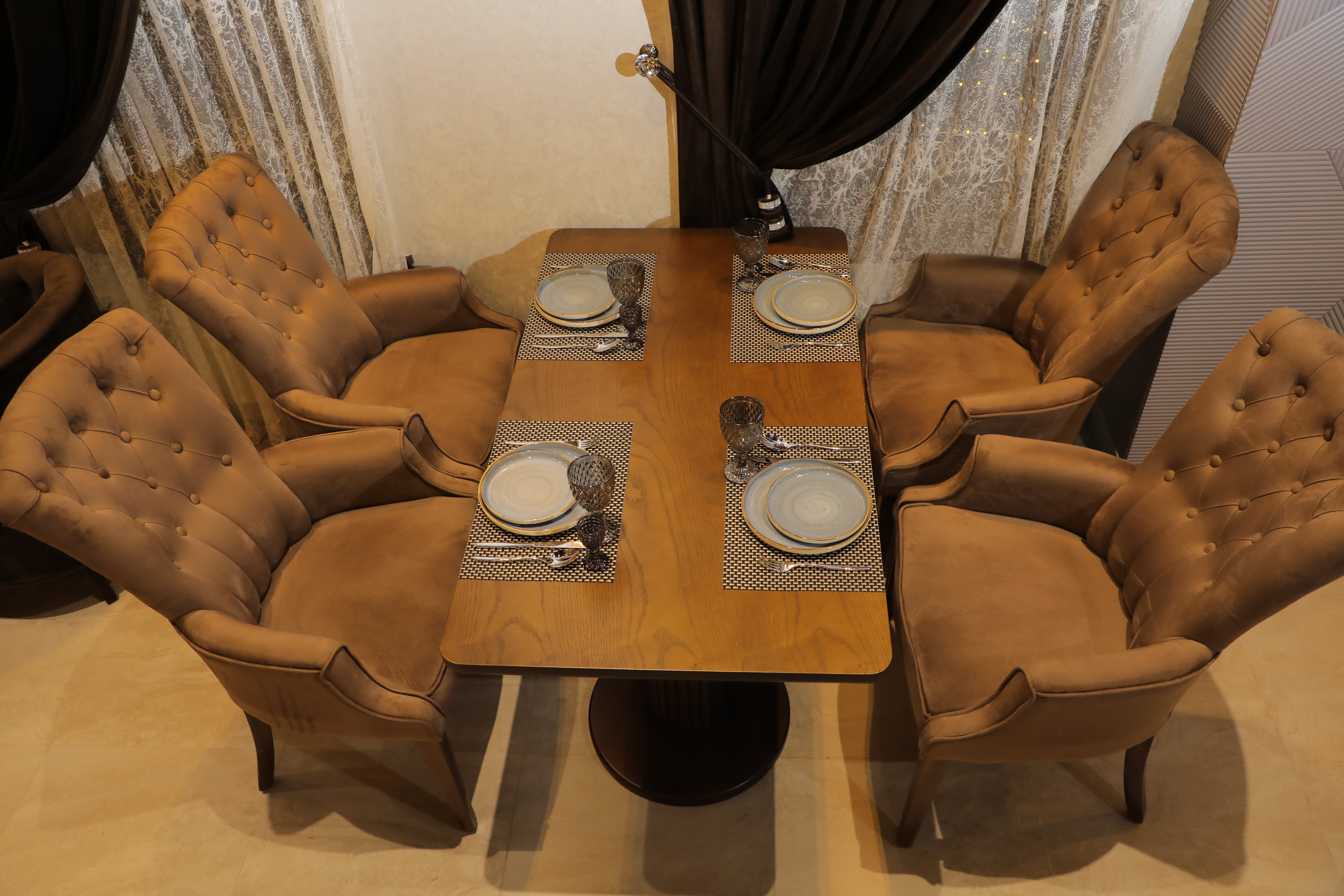 Фото Brick House