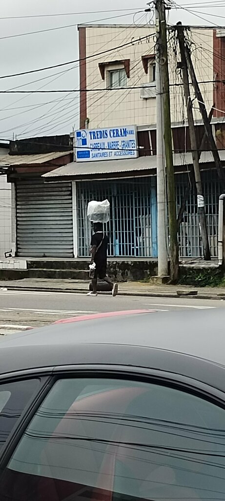 Department store Tredis Univers Ceram, Douala, photo