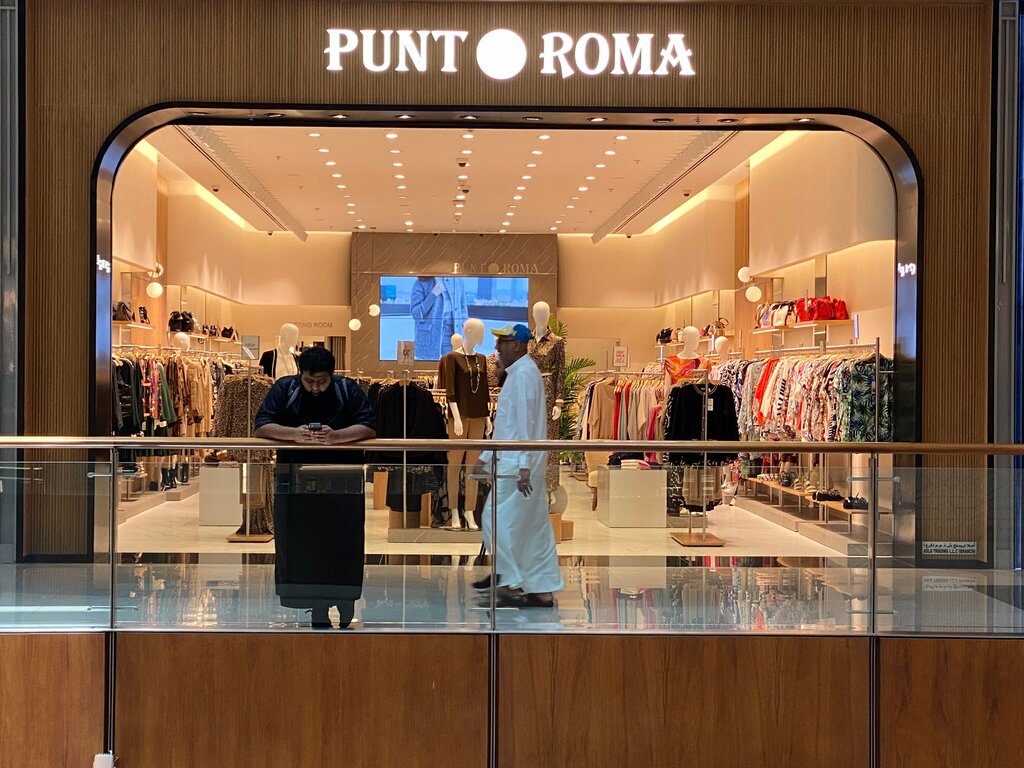 Clothing store Punt Roma Clothing Store, Dubai, photo