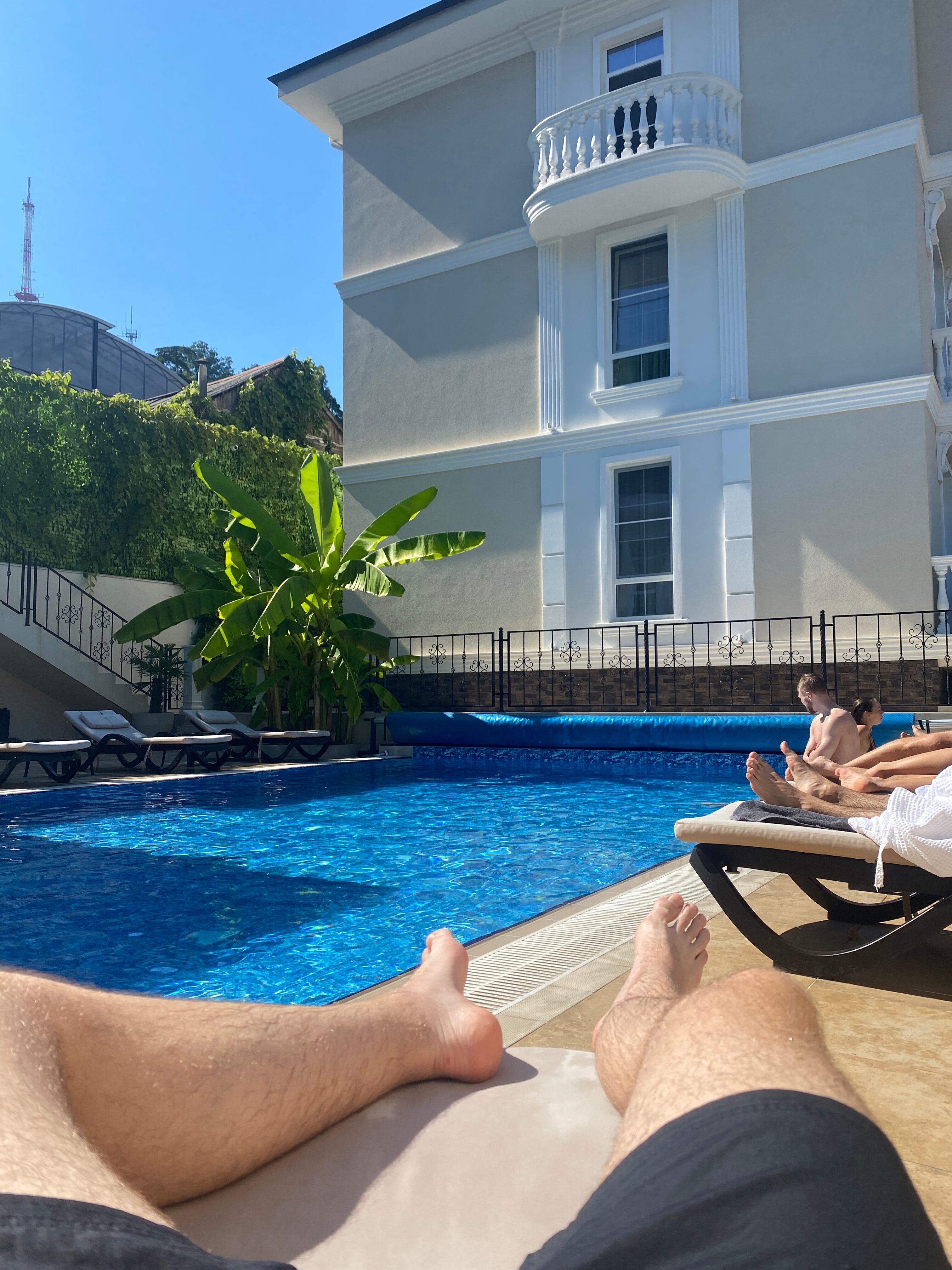 Фото The White Residence