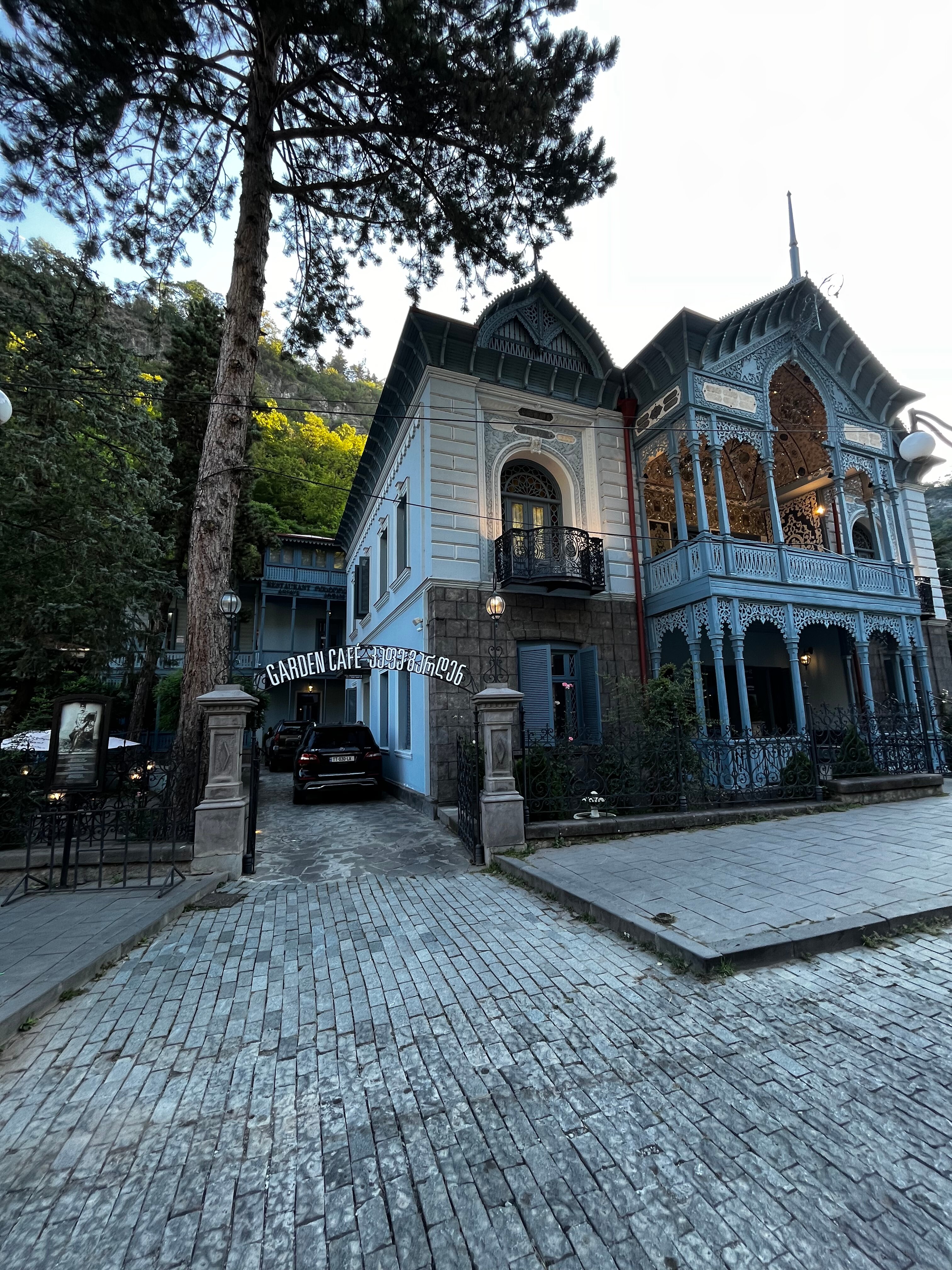 Фото Golden Tulip Borjomi Hotel