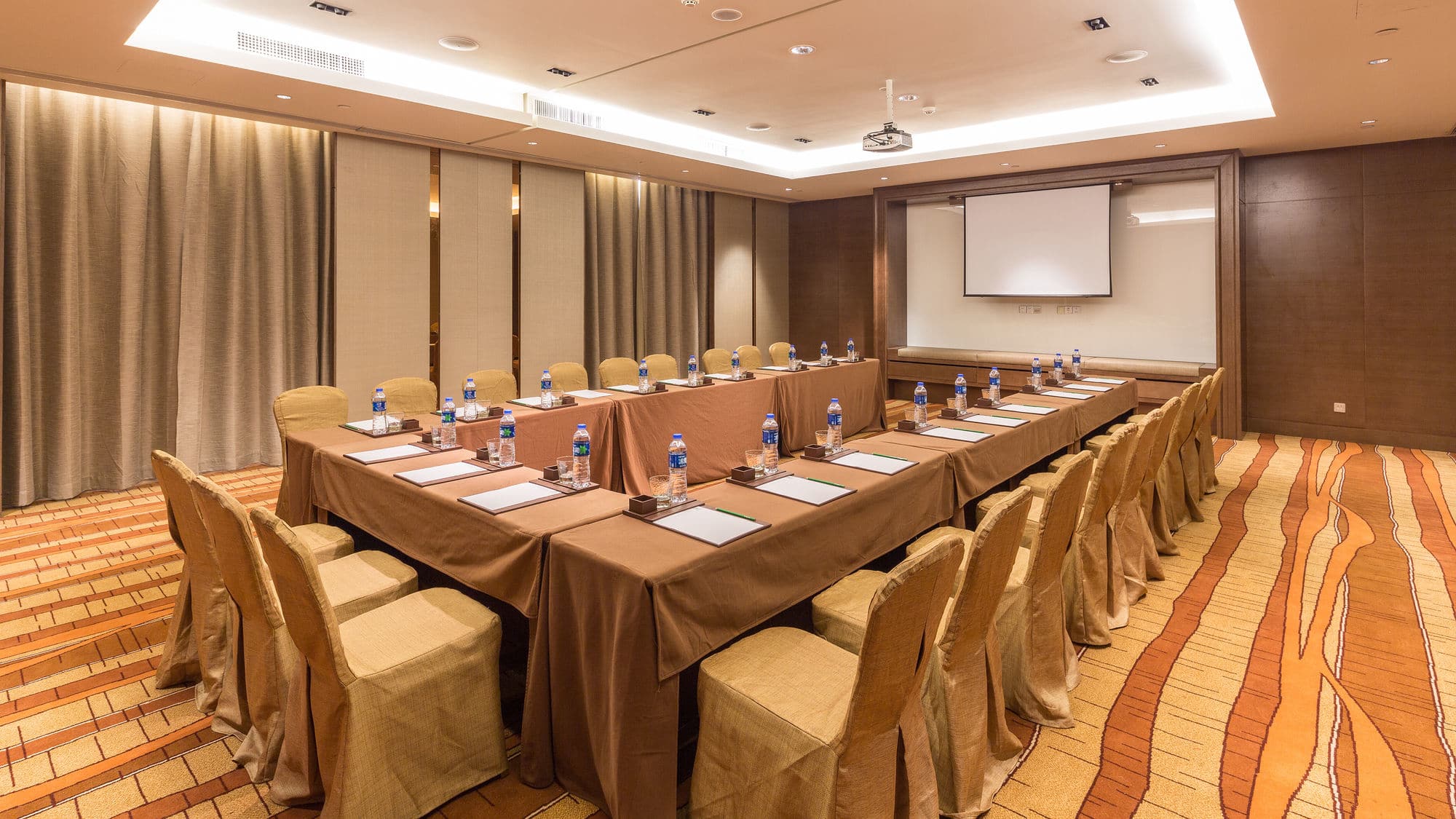 Фото Holiday Inn Shanghai Hongqiao, an Ihg Hotel