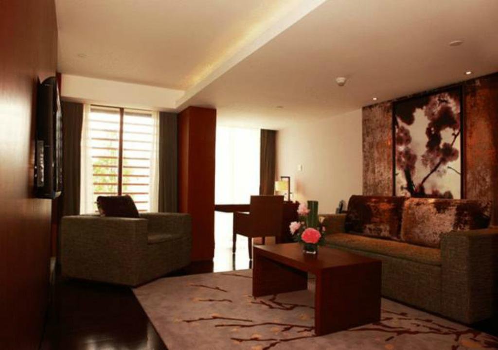 Фото Baiyun Lakeside Hotel