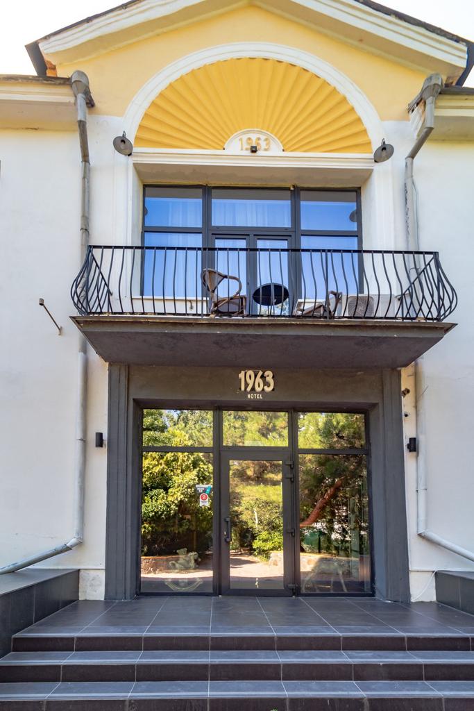 Фото Hotel 1963