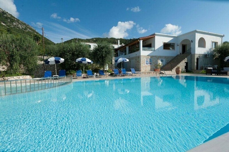 Апартаменты Crystal Blue Apartments