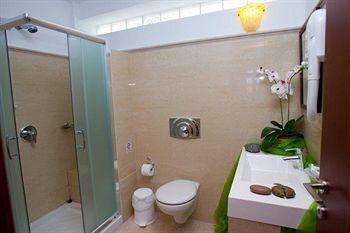 Фото Balhambra Suites - Adults Only