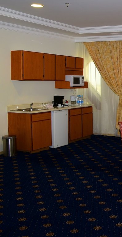 Фото Ramada Al Qassim Hotel And Suites