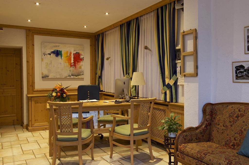 Фото Hotel Mama Zermatt