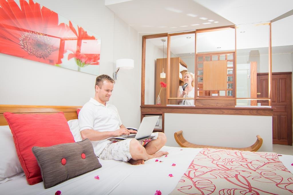 Фото Le Peninsula Bay Beach Resort