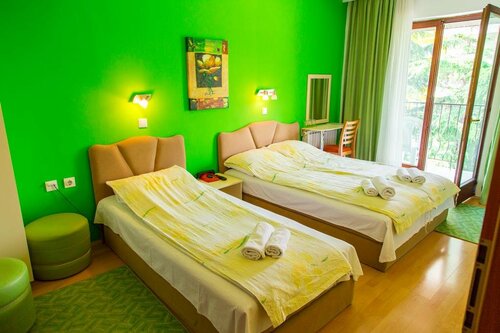 Гостиница Hotel Pine в Скопье
