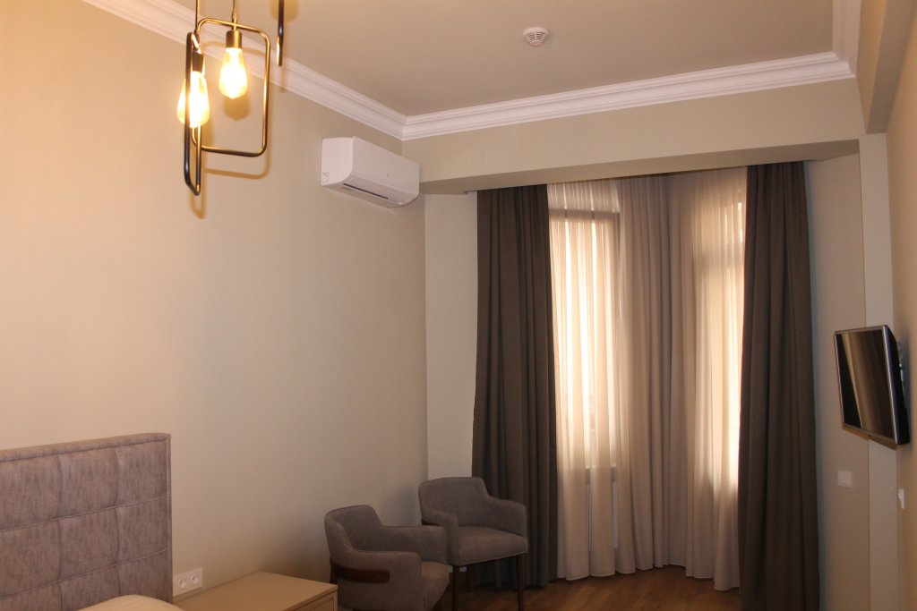 Фото A Hotel Yerevan