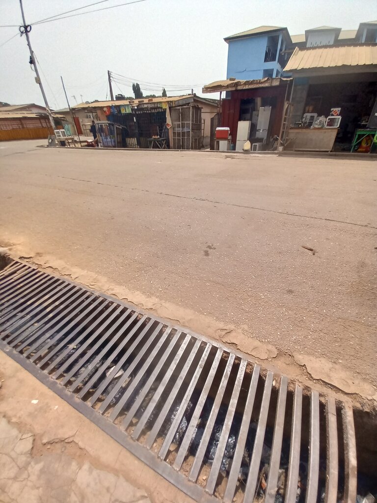 Grocery Willies provision, Accra, photo