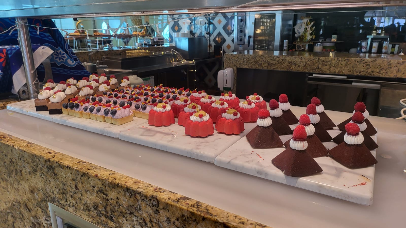 Фото Royal M Hotel By Gewan Abu Dhabi