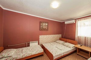 Ласточка (посёлок городского типа Партенит, Скалистый переулок, 2/1), hotel