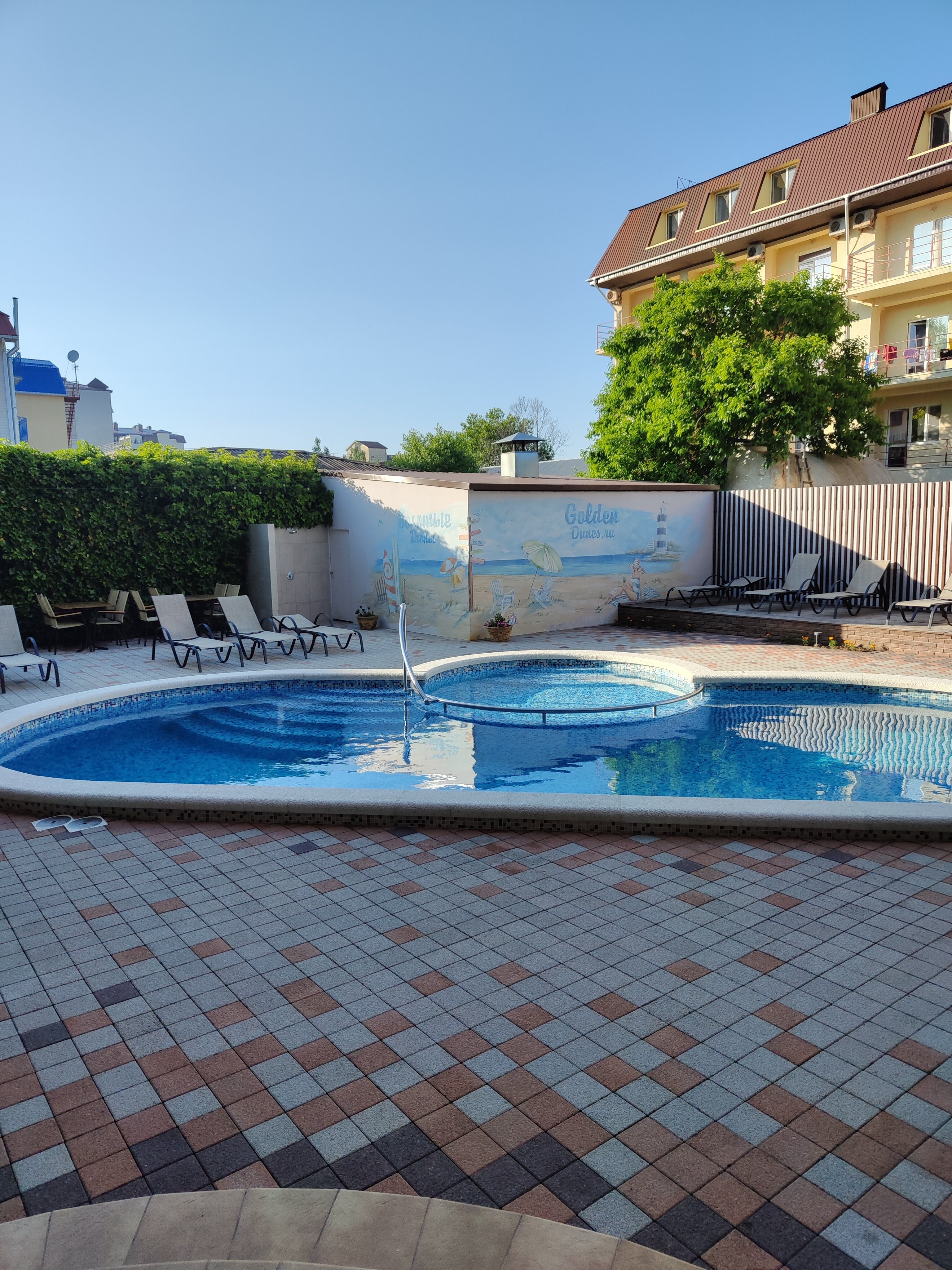 Фото отеля 2