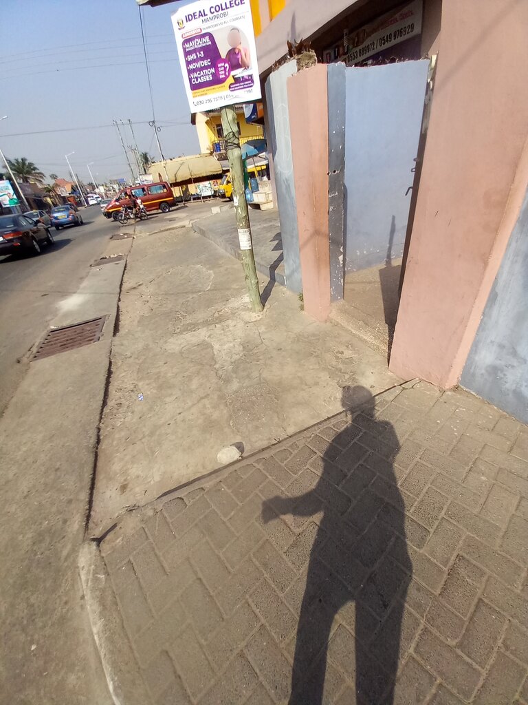 Bookstore Entropy, Accra, photo