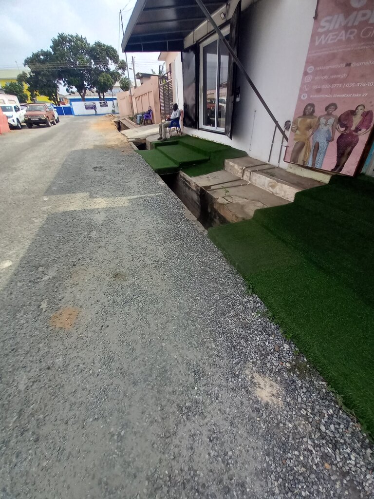 Clothing store Simply Wear, Accra, photo