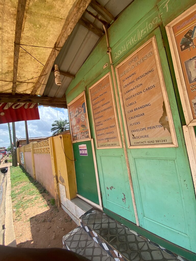 Projectors and multimedia equipment D' zie media, Accra, photo