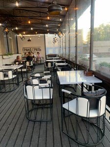 مطعم Grill House ، ، صورة