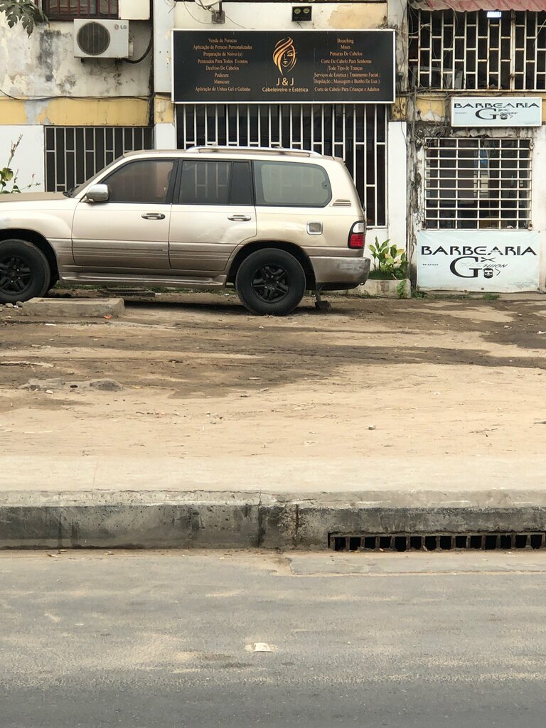 Beauty salon J&J, Loanda, photo