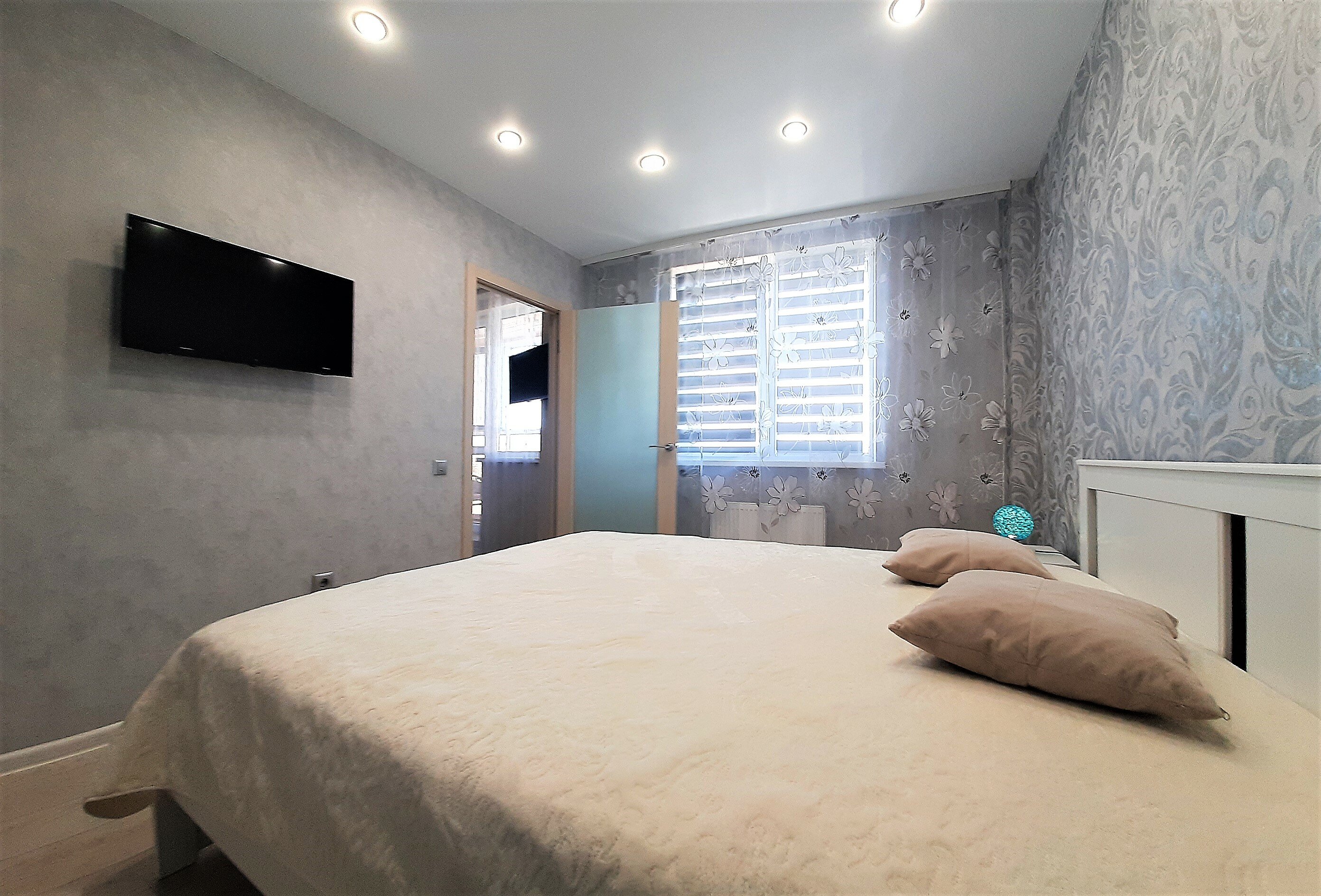 Фото Megapolis на улице Средне-Московская 62а