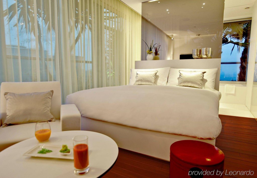 Фото Renaissance Barcelona Fira Hotel