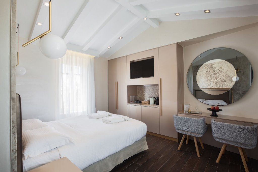 Фото Consolato Boutique