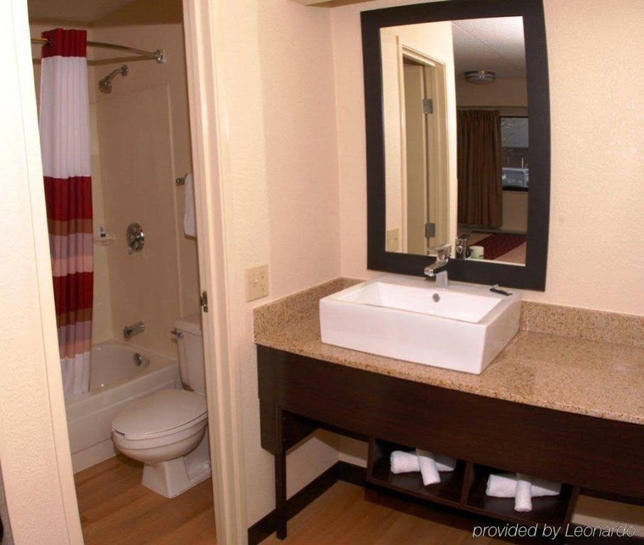 Фото Red Roof Inn Plus+ Atlanta - Buckhead