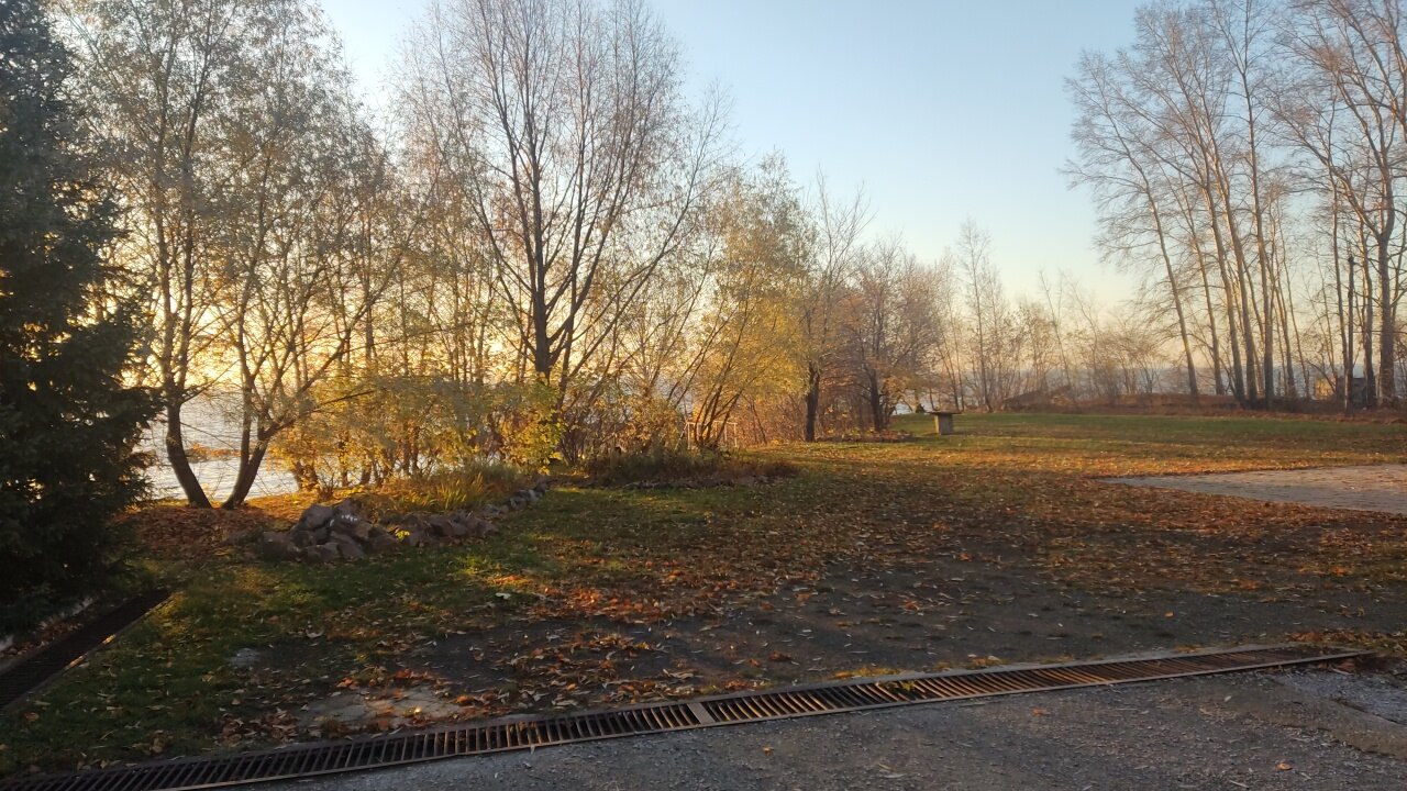 Фото Солнечный