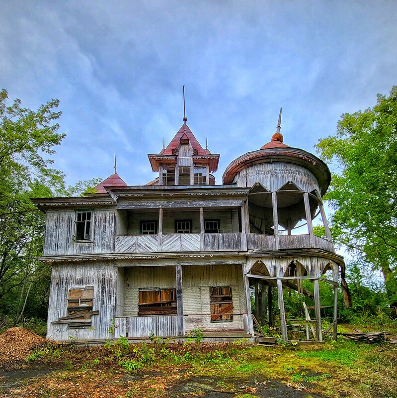 Порнодағы кеуделі