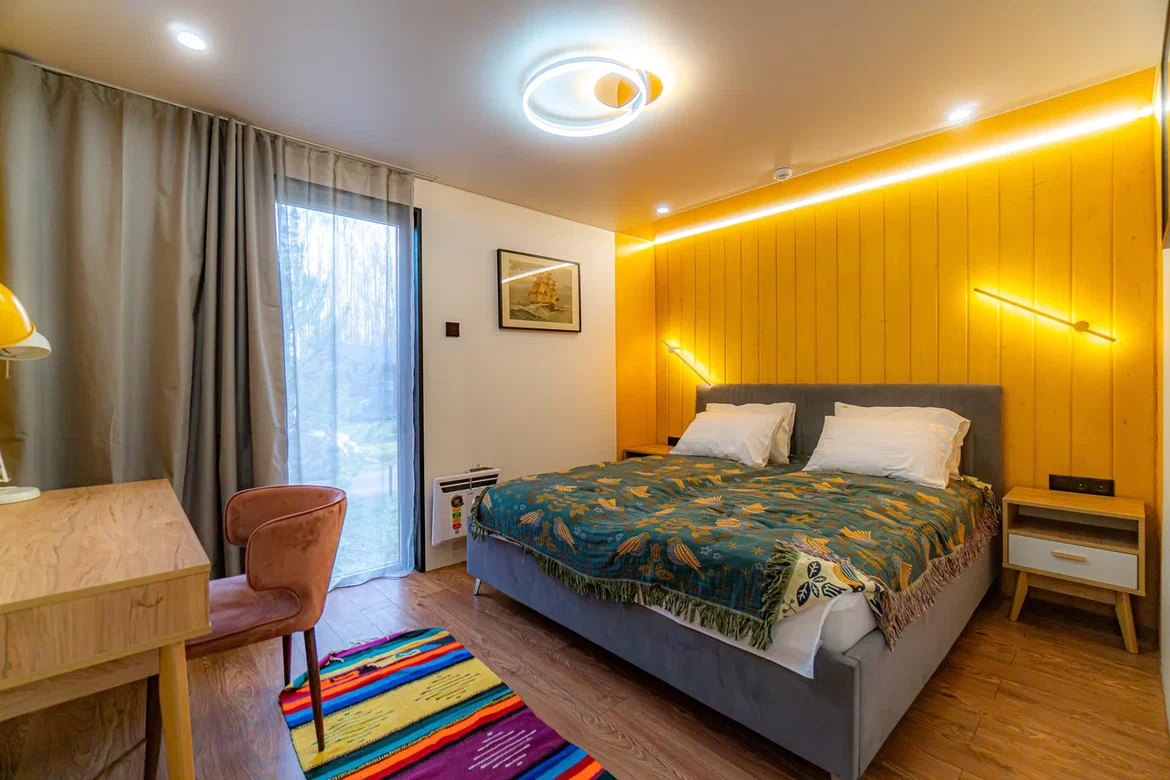 Фото Домик в соснах