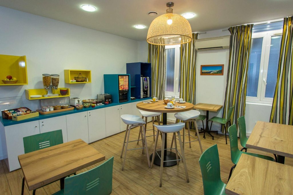 Фото LIFE Marseille VP Hotel