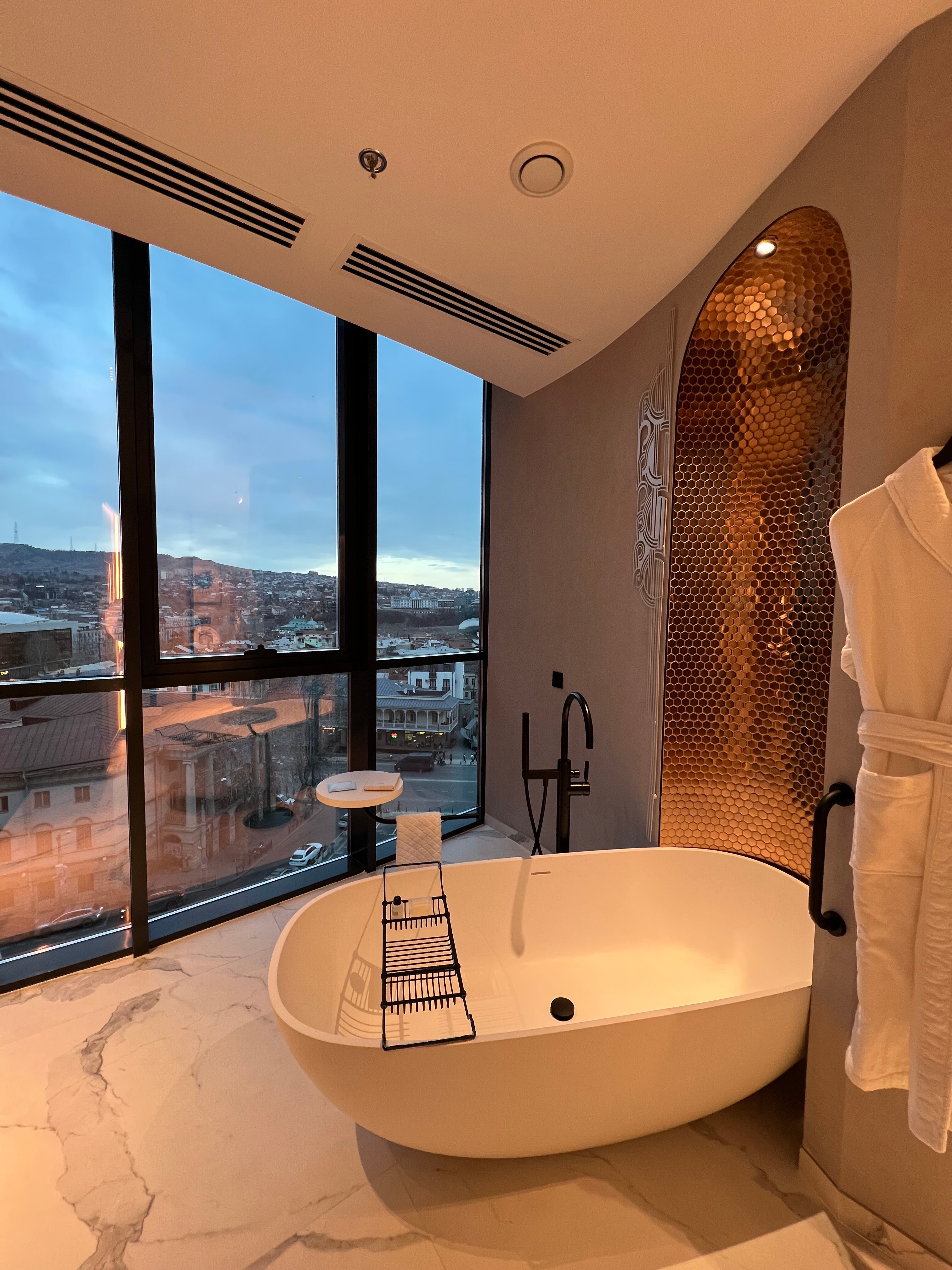 Фото Paragraph Freedom Square, a Luxury Collection Hotel