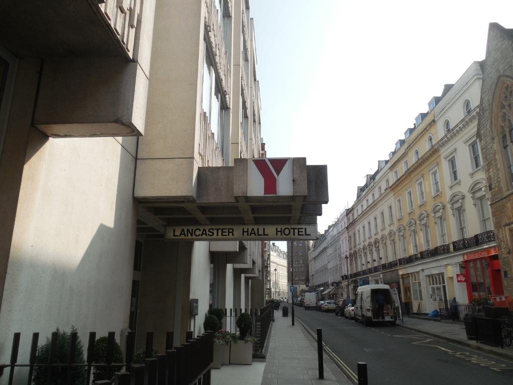 Фото Lancaster Hall Hotel