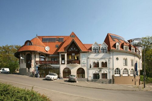 Гостиница Bástya Wellness Hotel Miskolctapolca в Мишкольце
