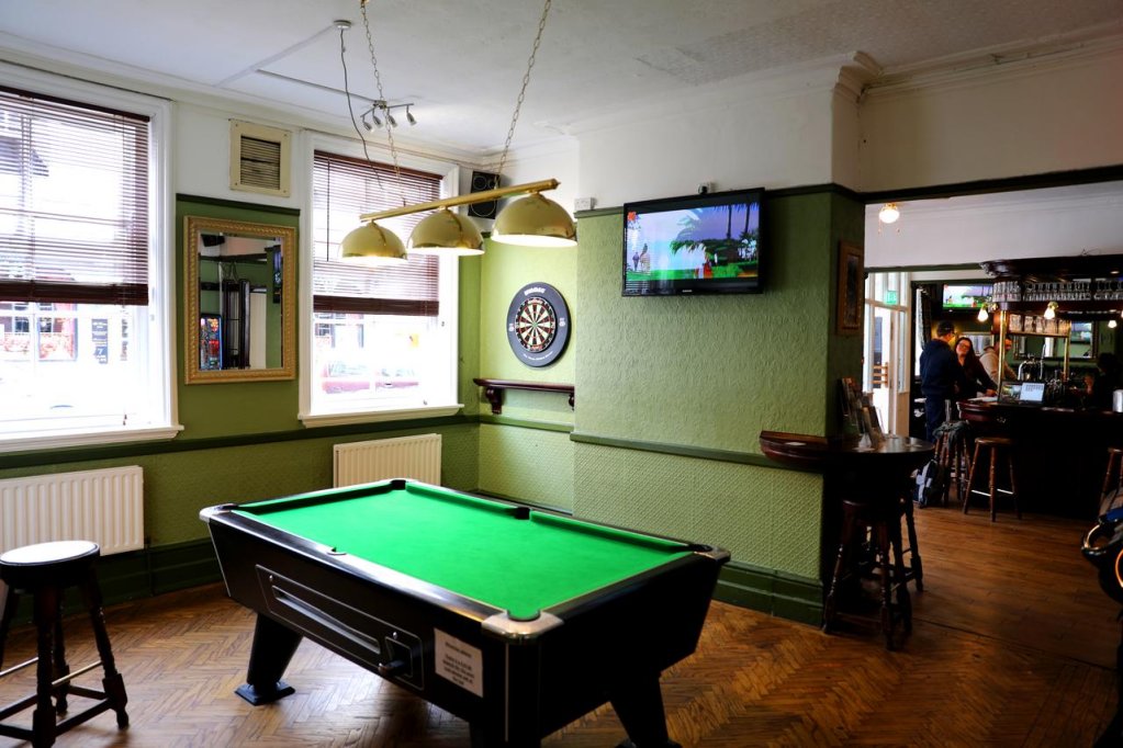 Фото The White Horse