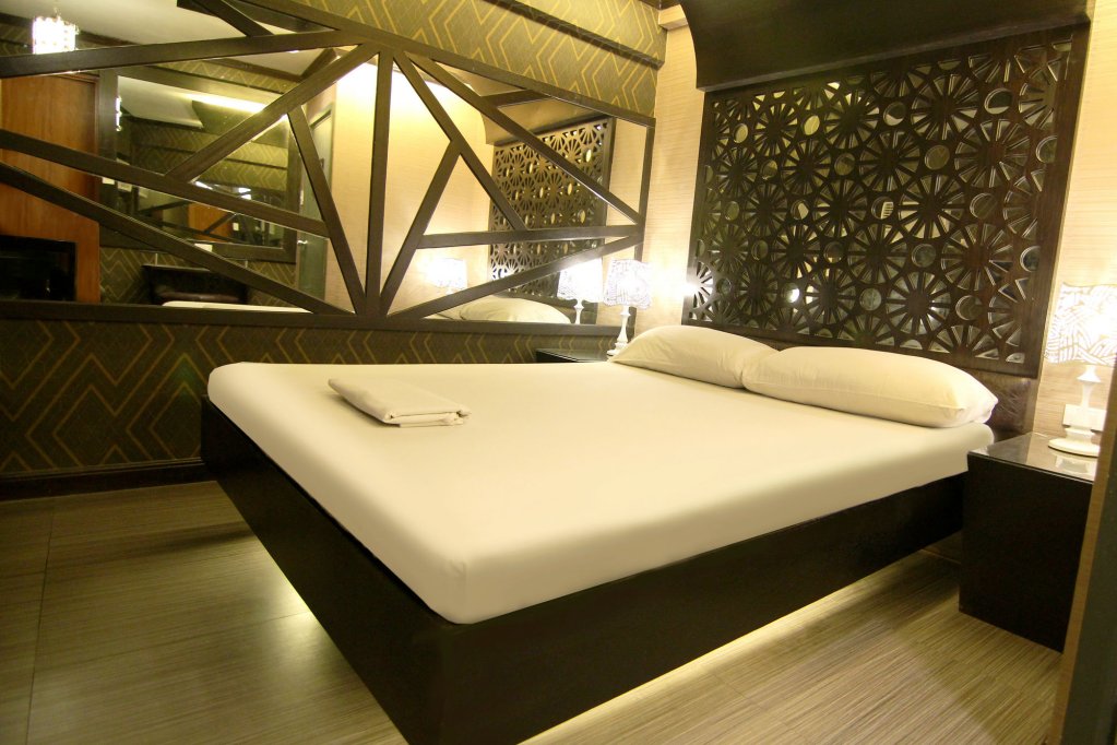 Фото Victoria Court Gil Puyat