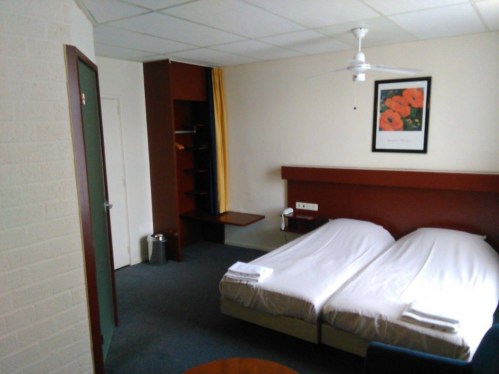 Фото Leeuwarder Euro Hotel