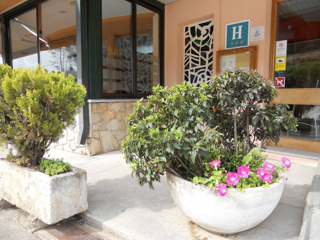 Фото отеля 2