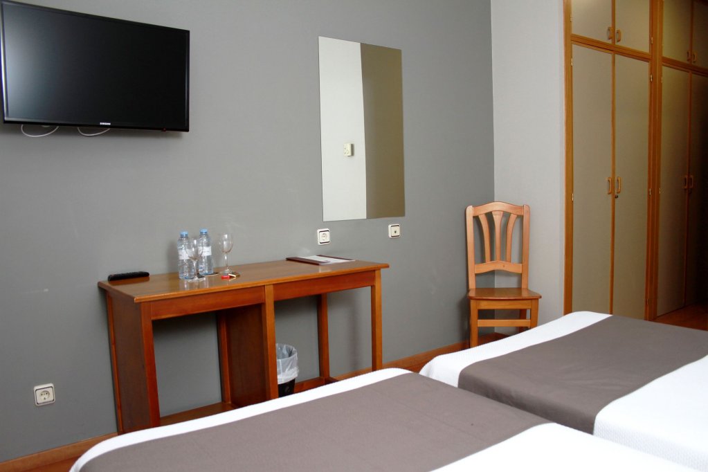 Фото Hotel Isabel de Segura