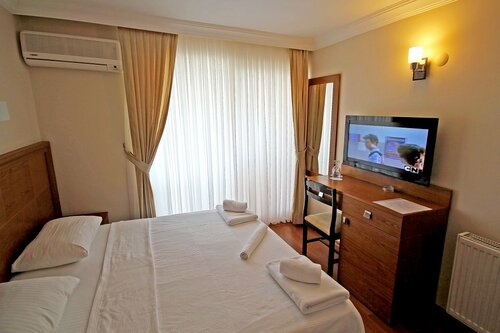 Гостиница Отель Ucem Otel Golden Sea в Эдремите