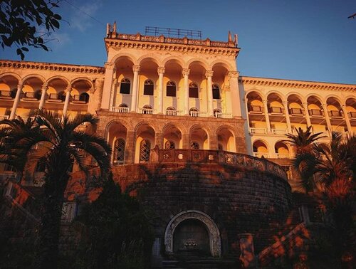 Внешний вид отеля Gagripsh в Гагре, фото 2