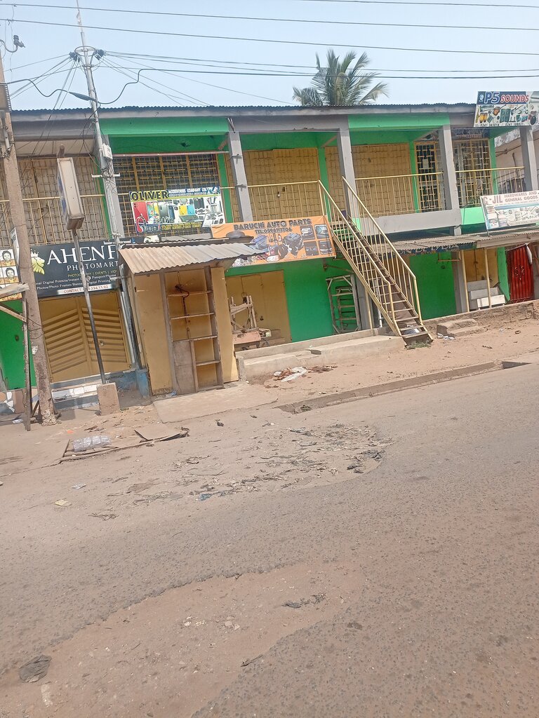 Auto accessories Baruchi Auto Parts, Accra, photo