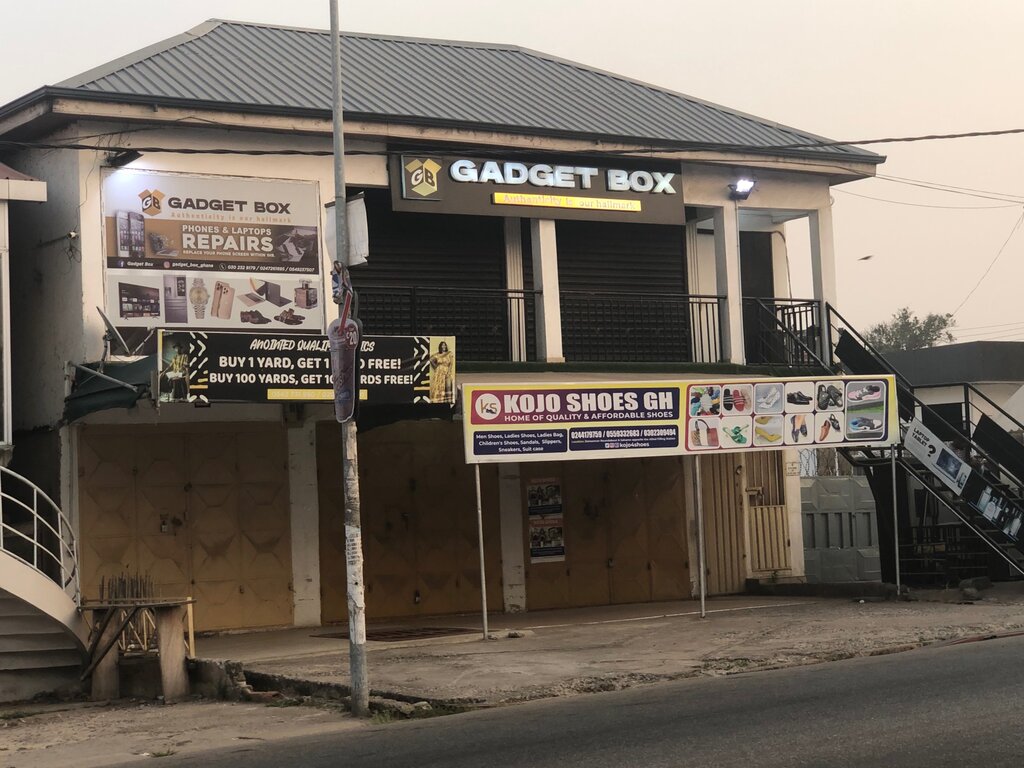 Shoe store Kojo Shoes, Accra, photo