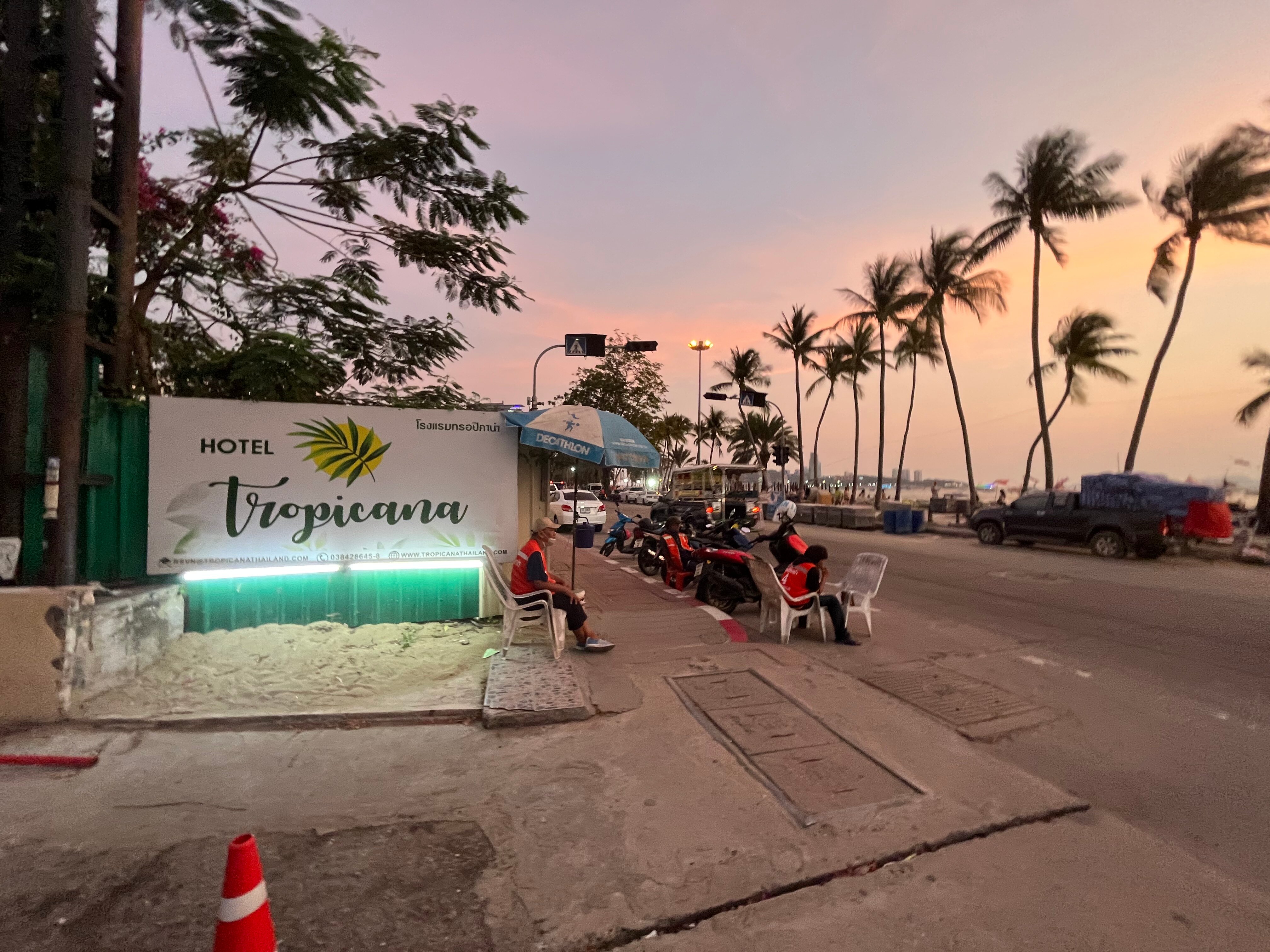 Фото Hotel Tropicana Pattaya