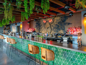 Ernst (25hours Hotel Dubai One Central, Trade Center Second, Dubai), bar, pub