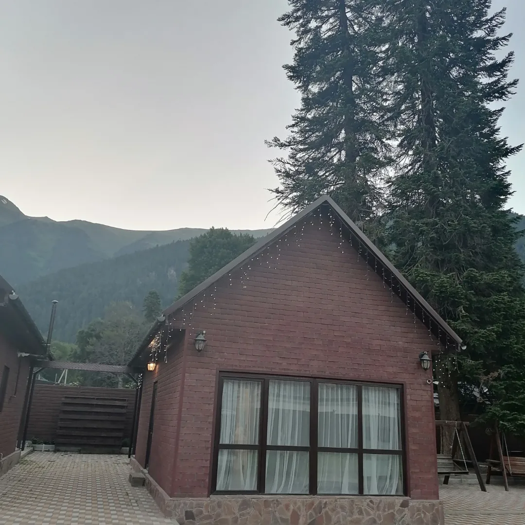 Фото Шале Леона