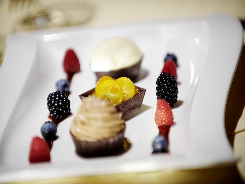 Фото Hotel Goldener Adler Wattens