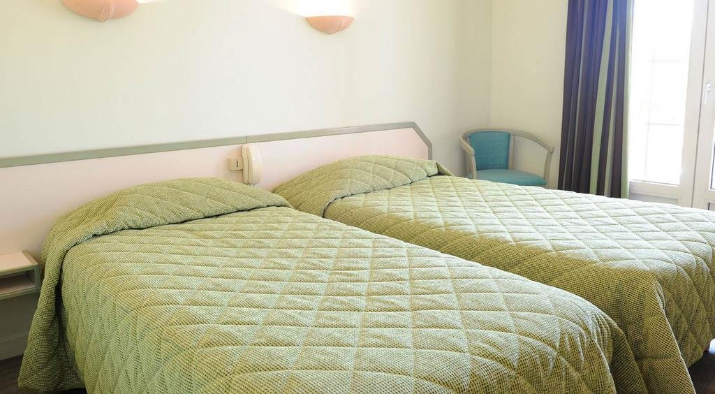 Фото Hôtel Relais Des Tilleuls