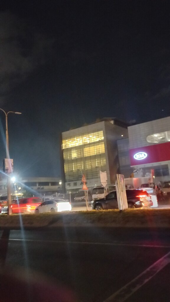 Car dealership Saeed Automobile Klinik, Accra, photo